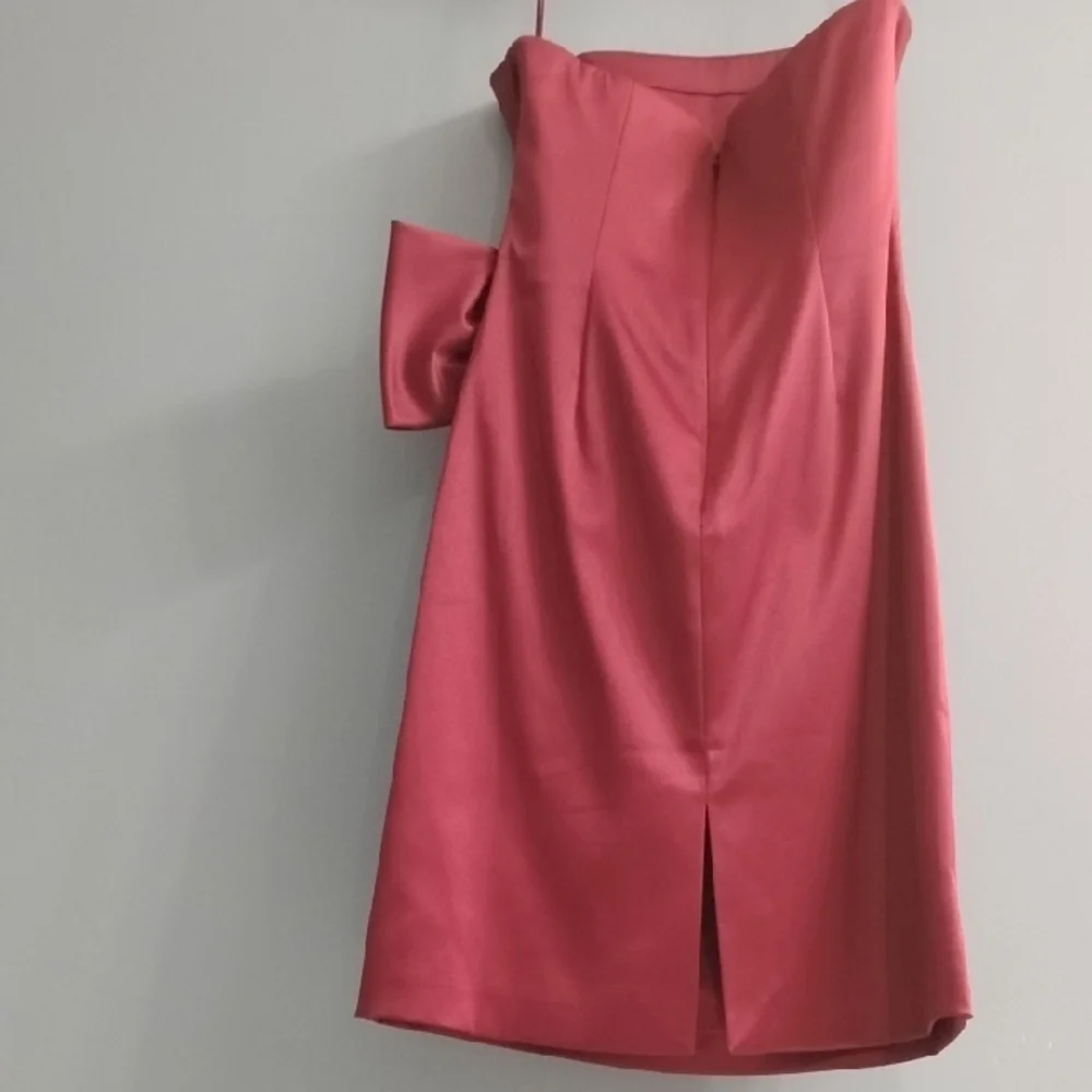 🌹White House Black Market Strapless Satin Dress in Deep Rose Color Size 0 - Picture 6 of 6